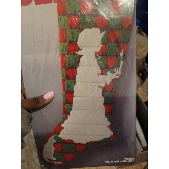 1987 Bernat Quickstitch Stocking"Ma In Her Kerchief" W08582 Needlepoint 9x18 NOS - Picture 3 of 6